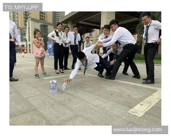 体育课趣味游戏大网捕鱼体验提升团队合作与运动技能的完美结合