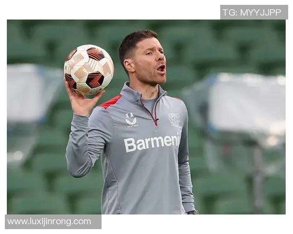 德国足球明星身高排行揭秘最矮球员的精彩表现与成就分析